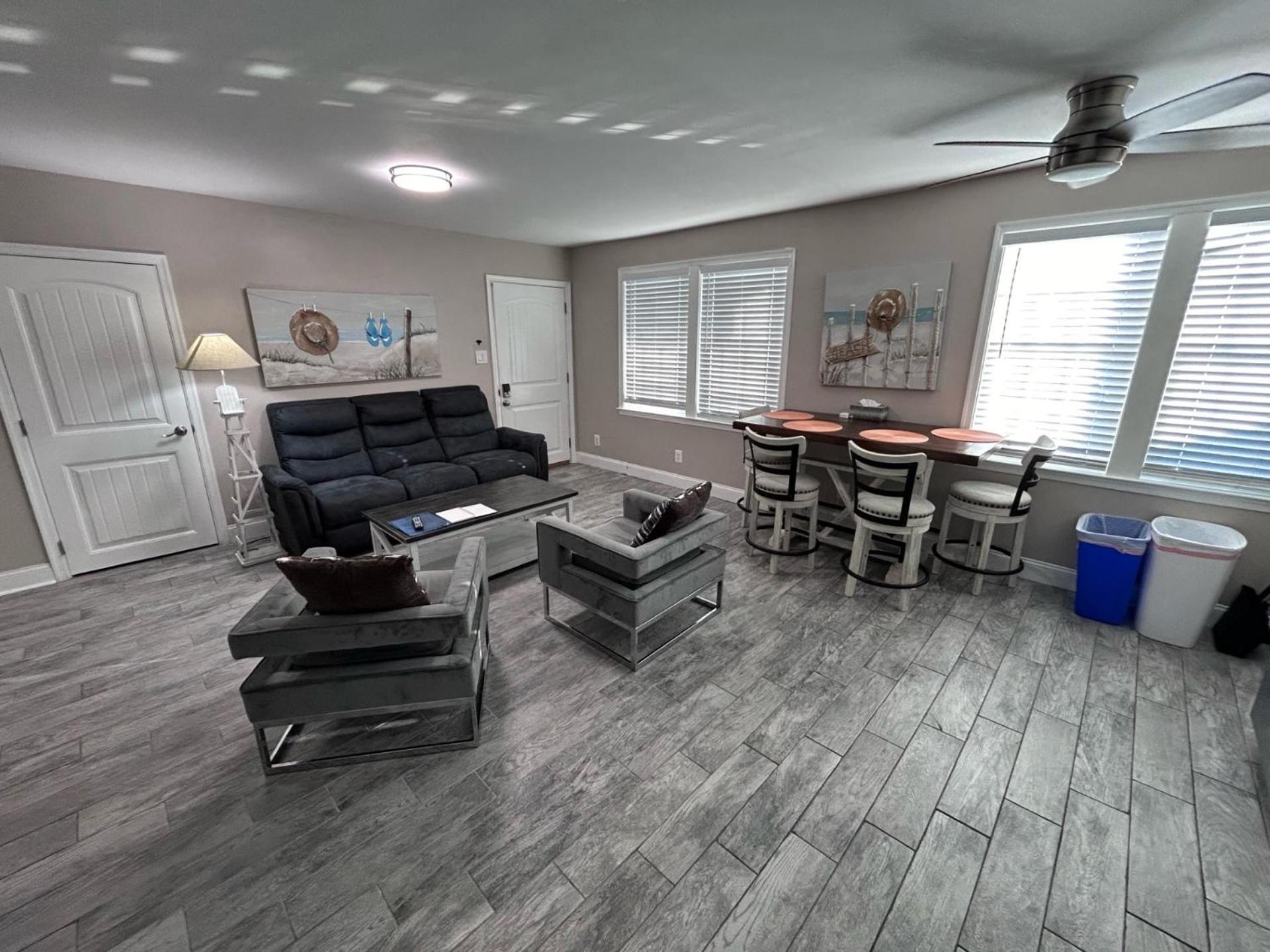 Beach Block Parking Modern Decor Porch 布里根泰恩 外观 照片